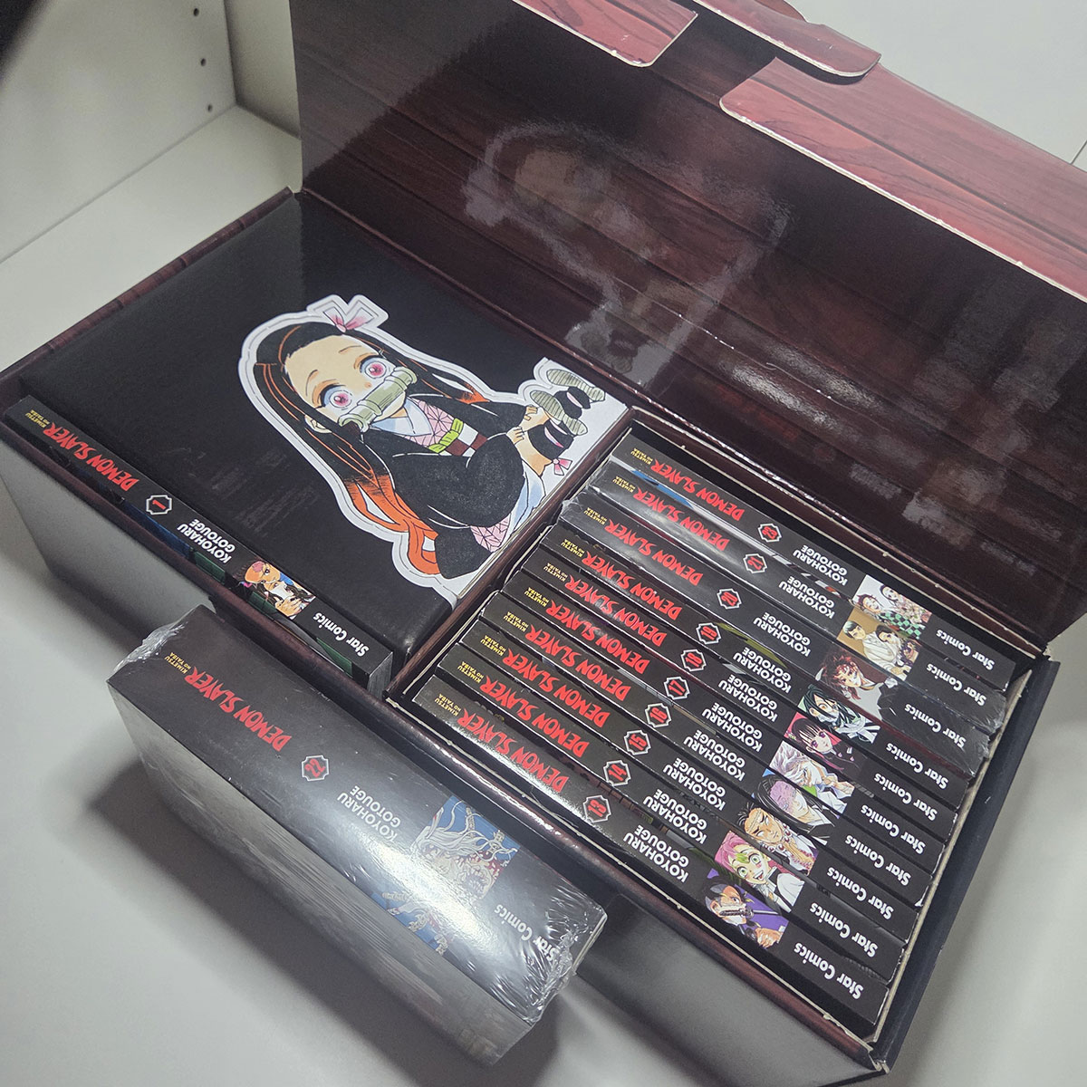 Demon Slayer (Kimetsu No Yaiba) Serie Completa con Box e 4 vol Limited Edition - immagine 4