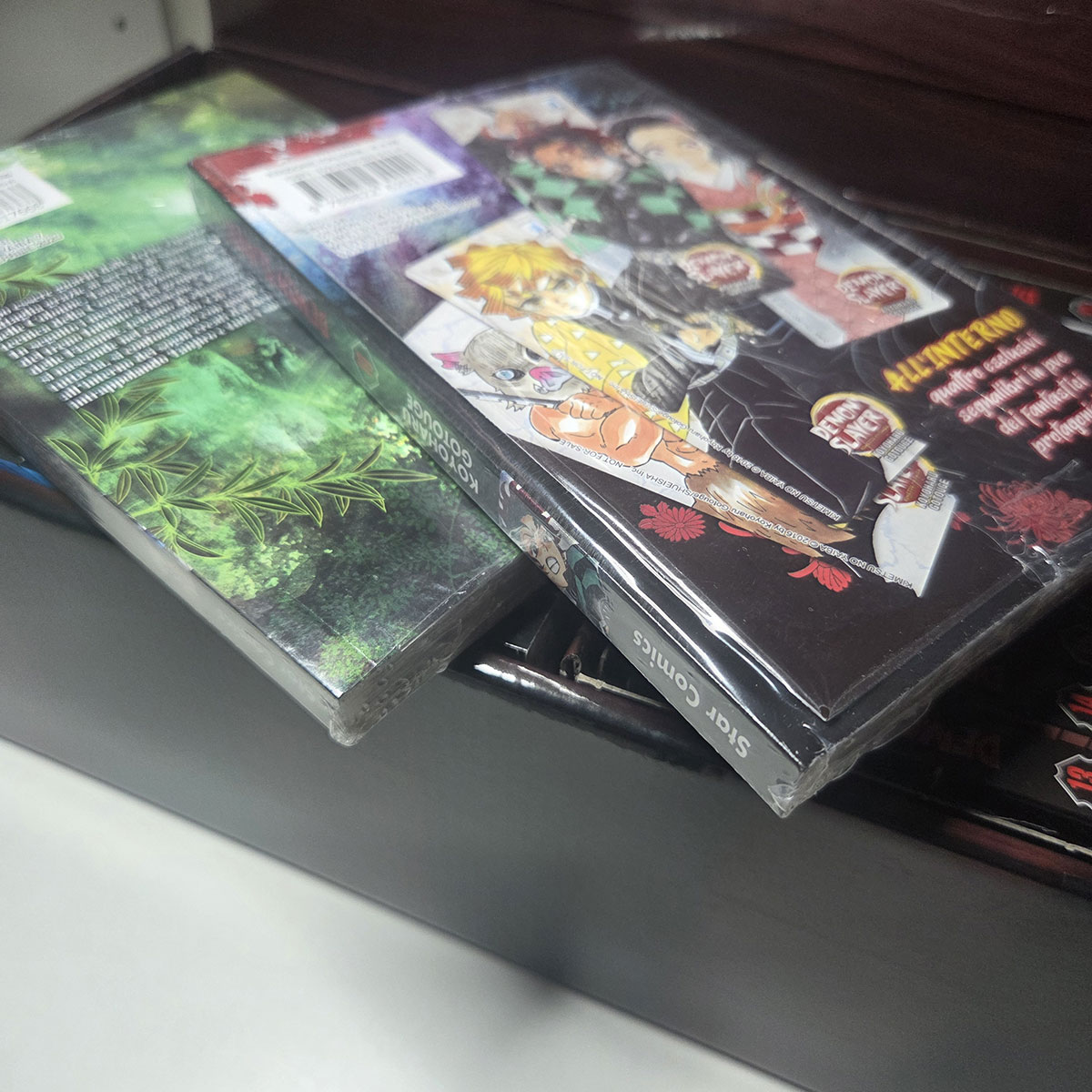 Demon Slayer (Kimetsu No Yaiba) Serie Completa con Box e 4 vol Limited Edition - immagine 6