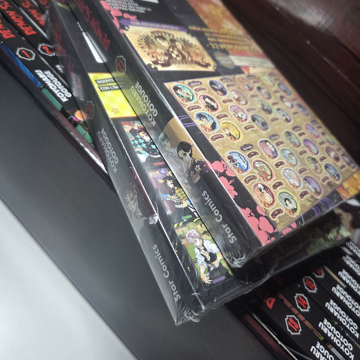 Demon Slayer (Kimetsu No Yaiba) Serie Completa con Box e 4 vol Limited Edition - immagine 7