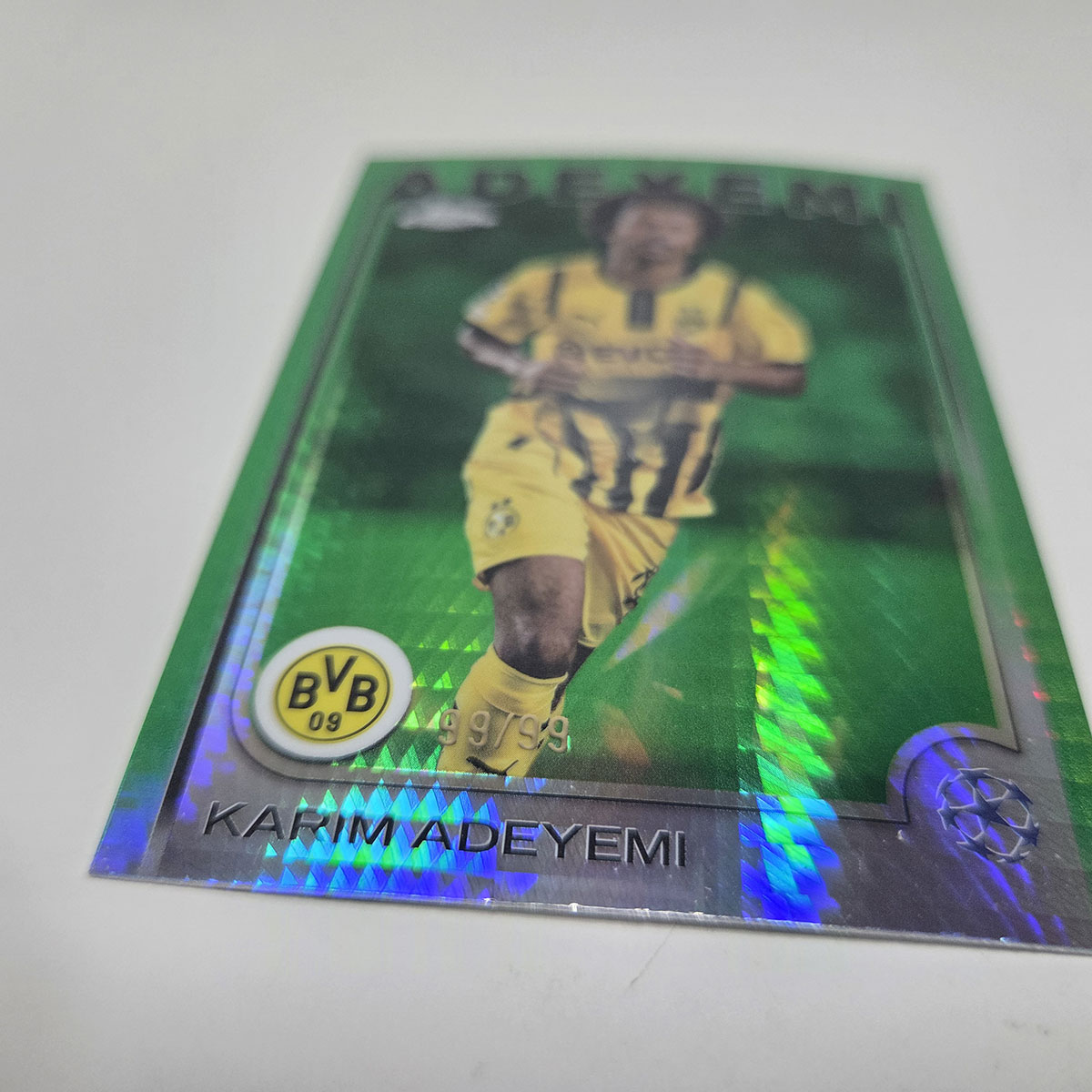 Topps Chrome UEFA 24/25: Karim Adeyemi - Green numerata 99/99 - immagine 3